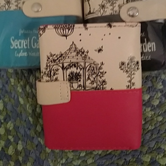 Wallets. - Picture 3 of 4